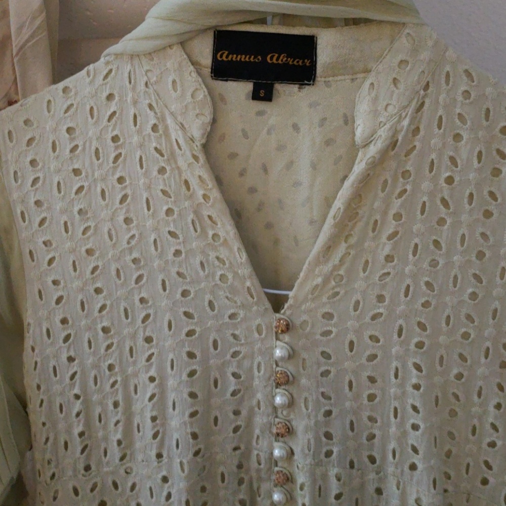 Annus Abrar size small - Picture 4 of 4